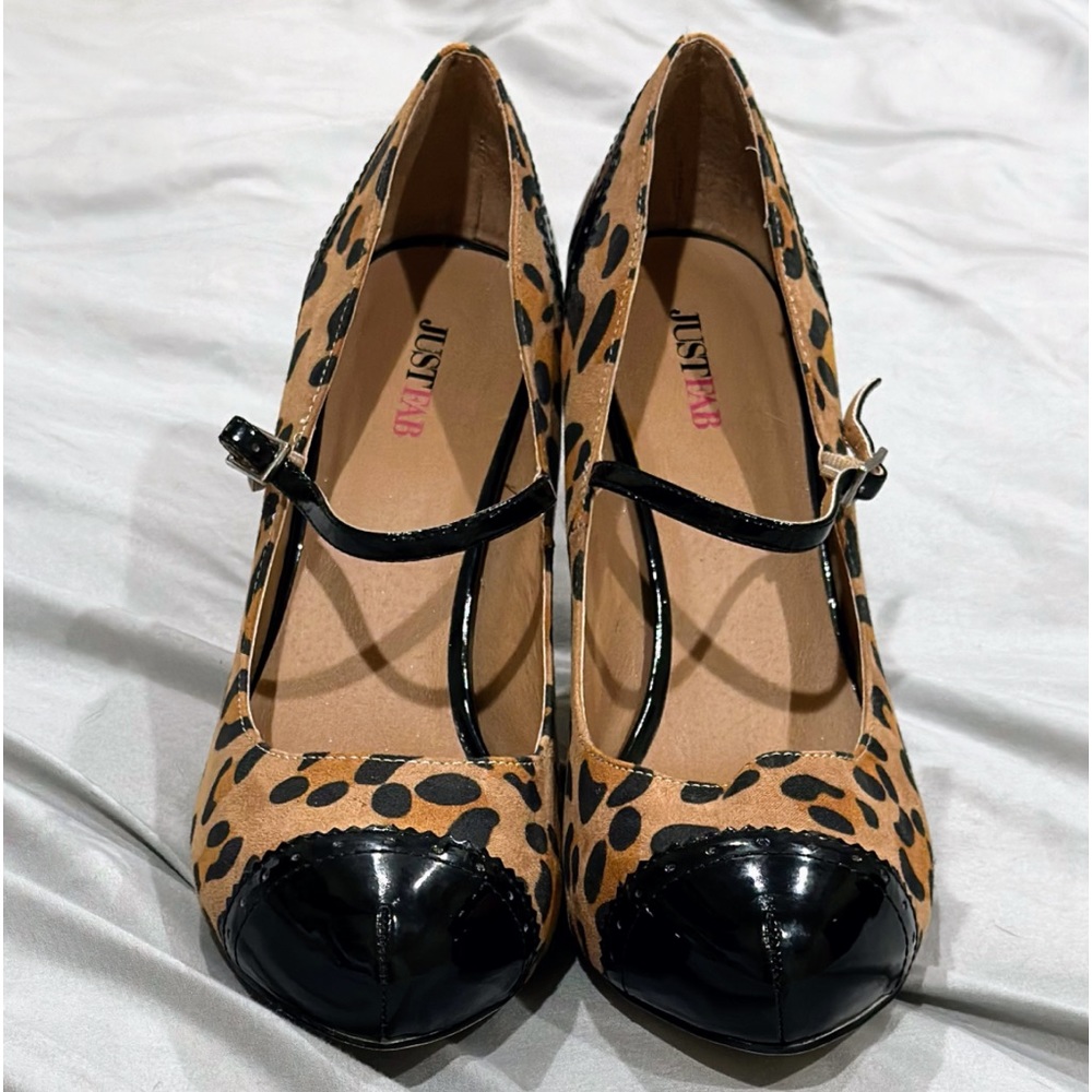 Just Fab cheetah pumps 10